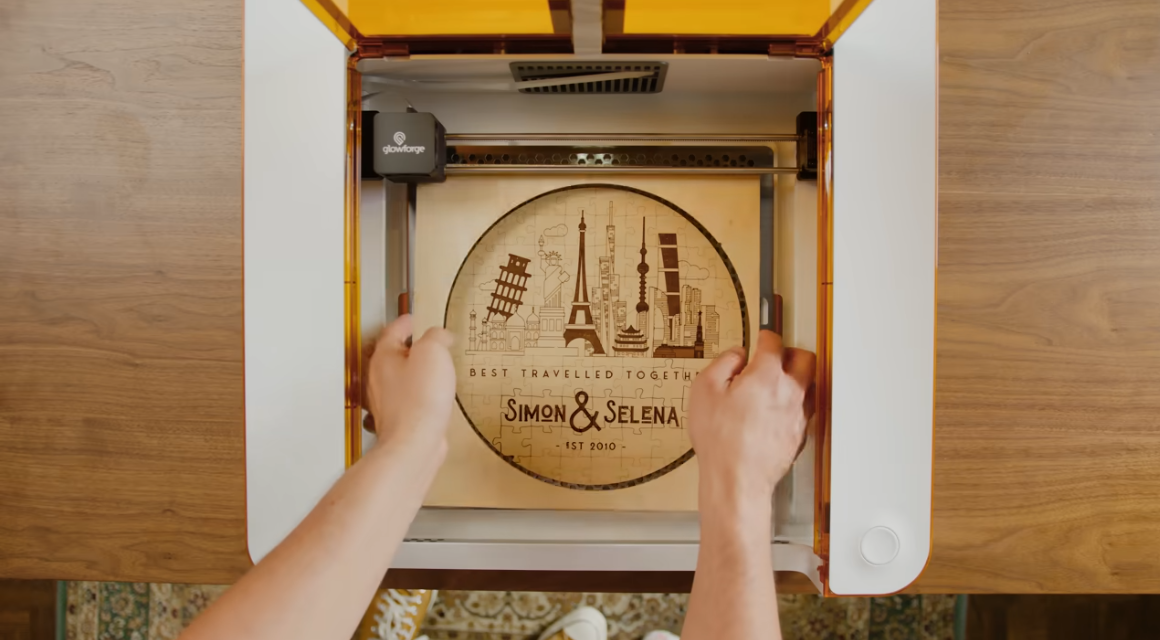 The Glowforge Aura-